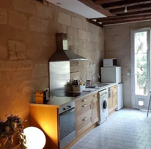 Quartier Historique Proche Des Halles Tours